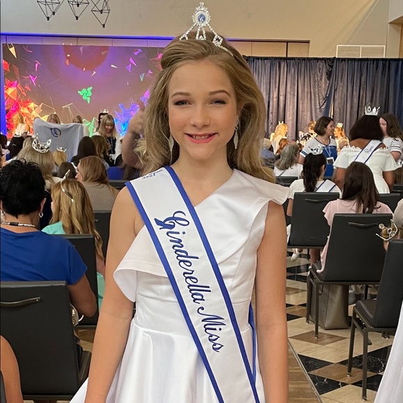 Meet your Posher, Jennifer - Picture 4 of 7